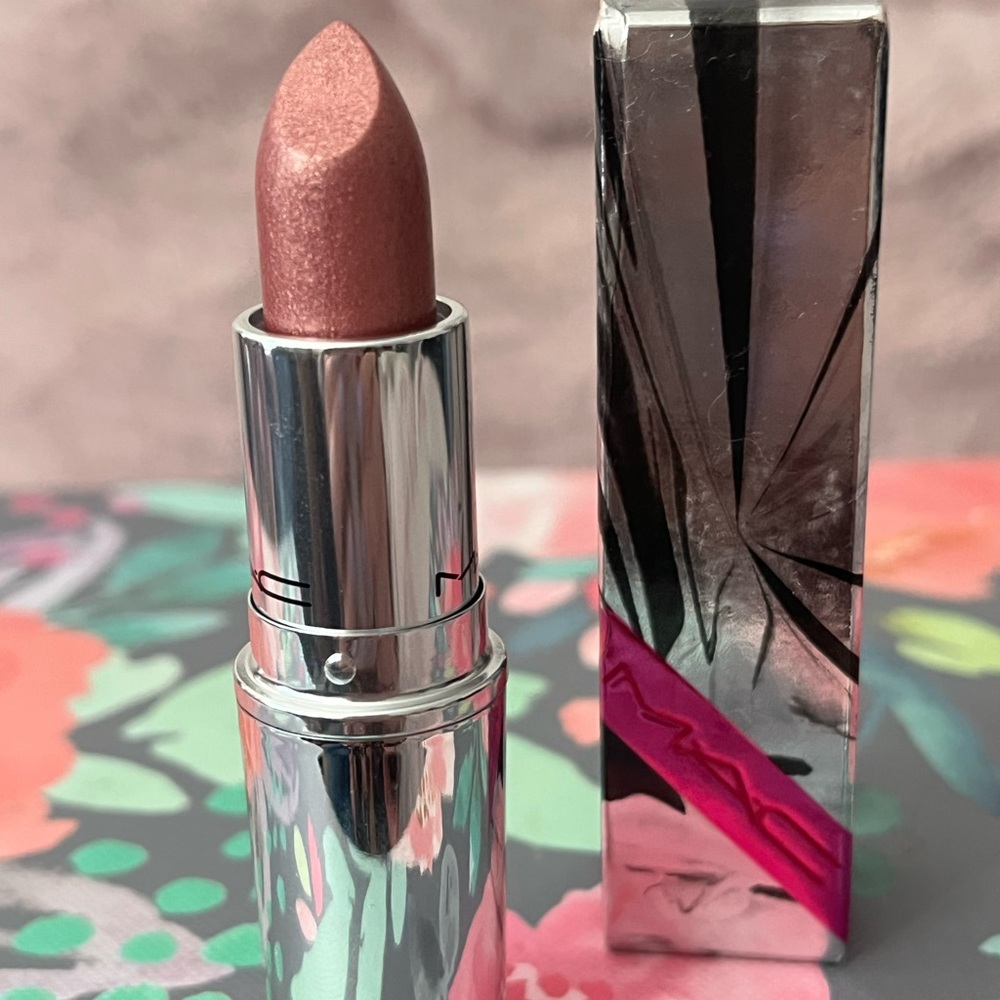 MAC A Wink of Pink lipstick. Discontinued. Brand new in box. - Picture 2 of 4